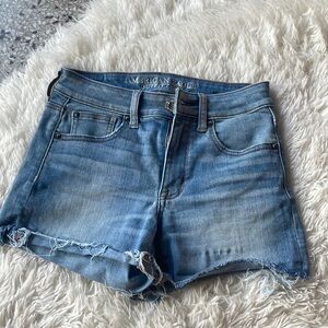 Medium light American Eagle shorts